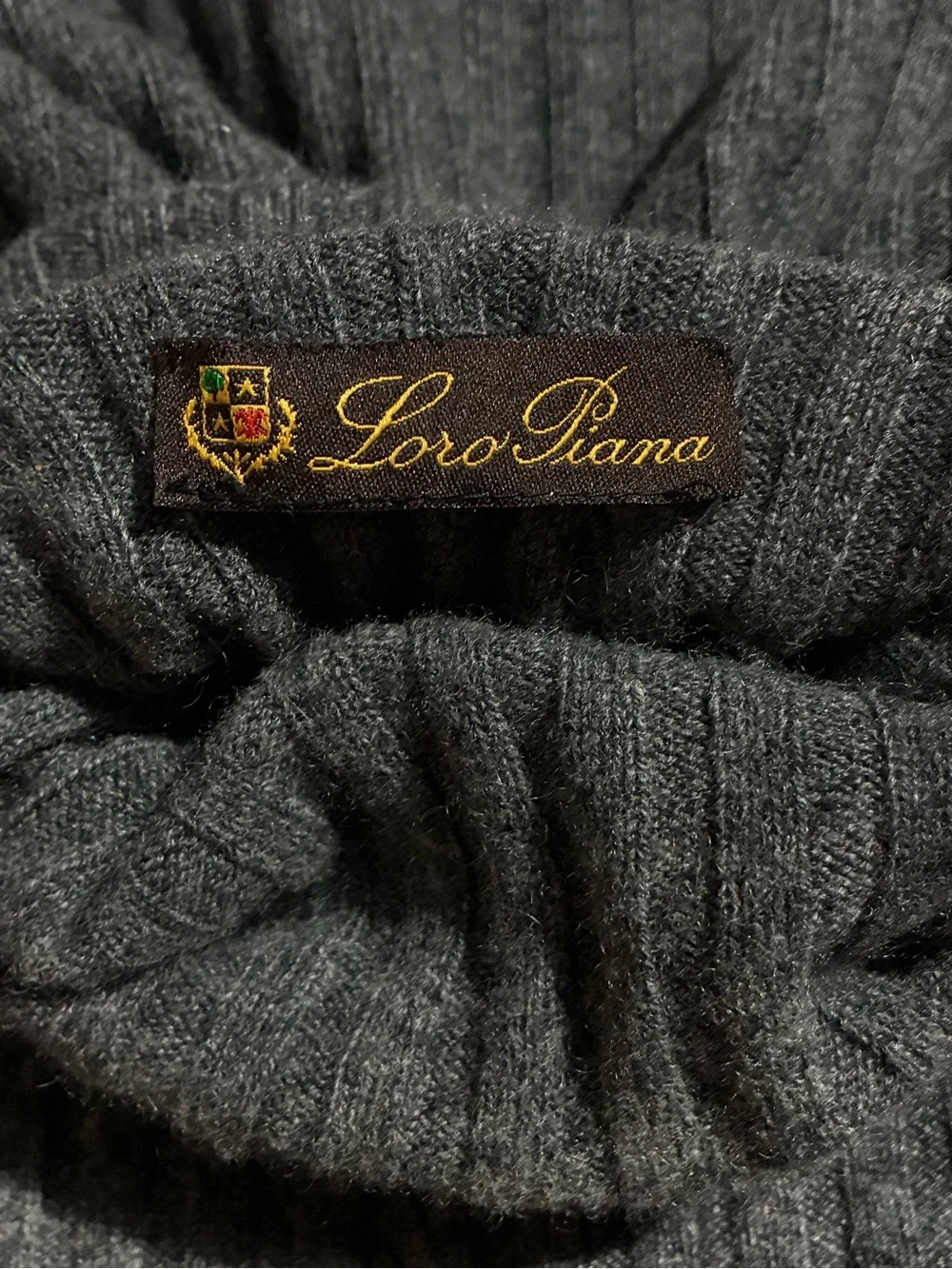 Loro Piana 100% Cashmere Rib Turtleneck Sweater Gray